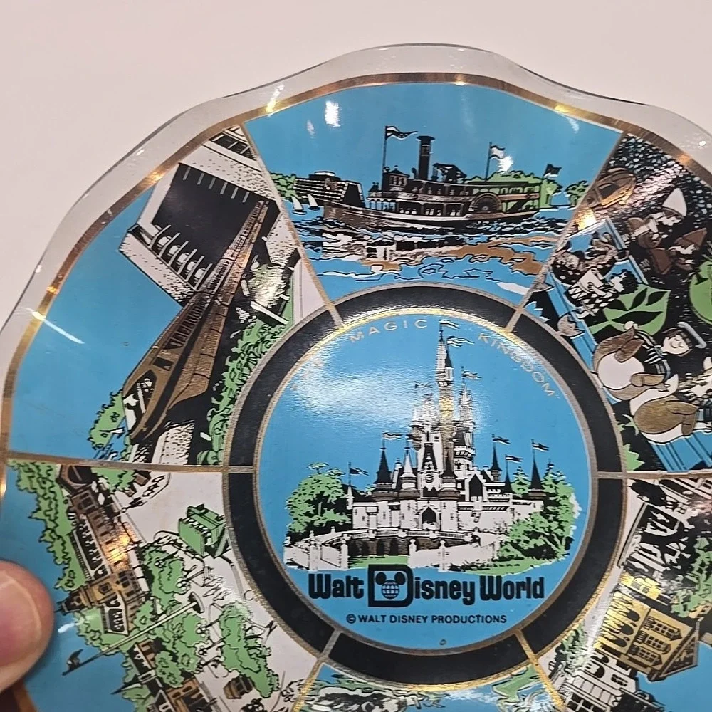 Vintage 1970s Walt Disney World Magic Kingdom Fluted Glass Ashtray Candy Dish‎